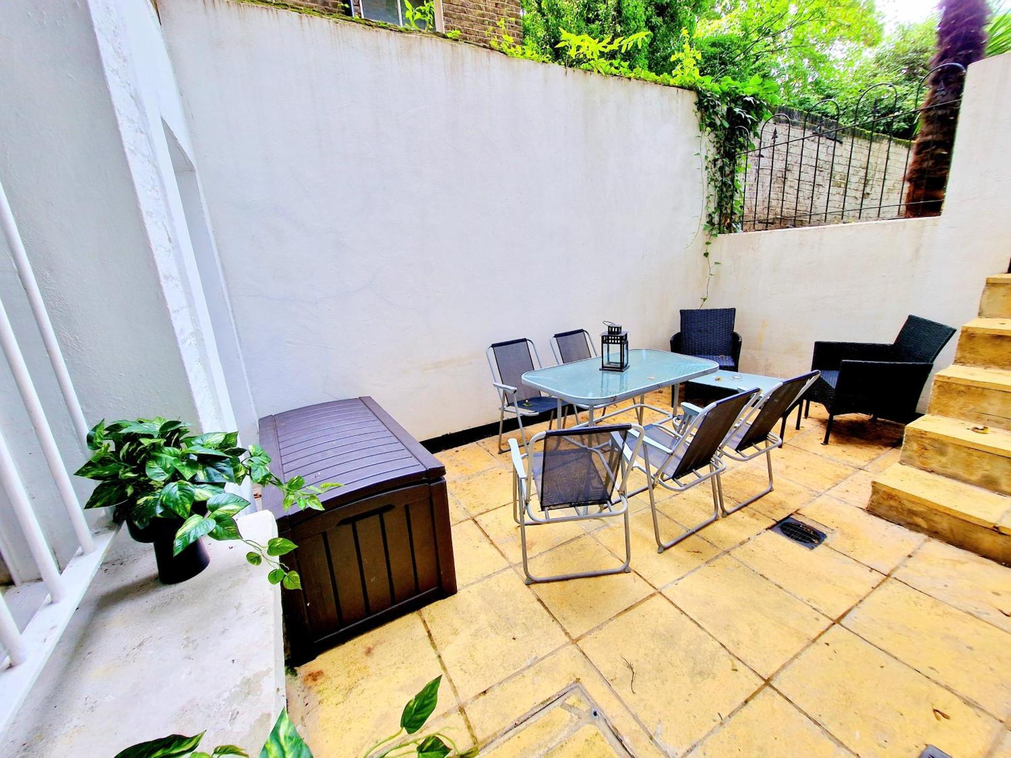 Spacious & Cosy 2 Bedroom Home Plus 2 Sofa-Beds With Private Entrance And Back Patio, 3 Min Walk To Earl'S Court Station London Exterior foto