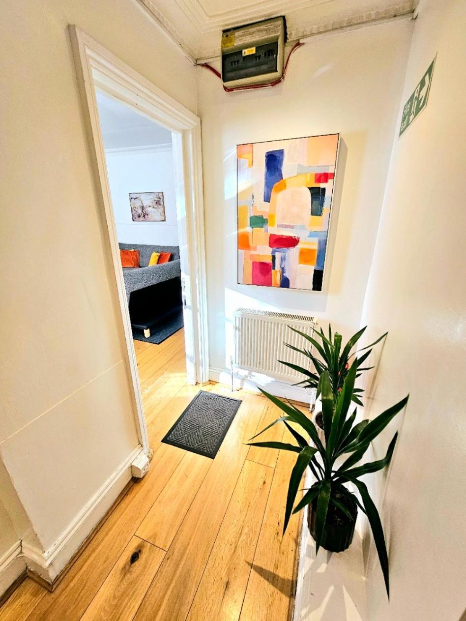 Spacious & Cosy 2 Bedroom Home Plus 2 Sofa-Beds With Private Entrance And Back Patio, 3 Min Walk To Earl'S Court Station London Exterior foto
