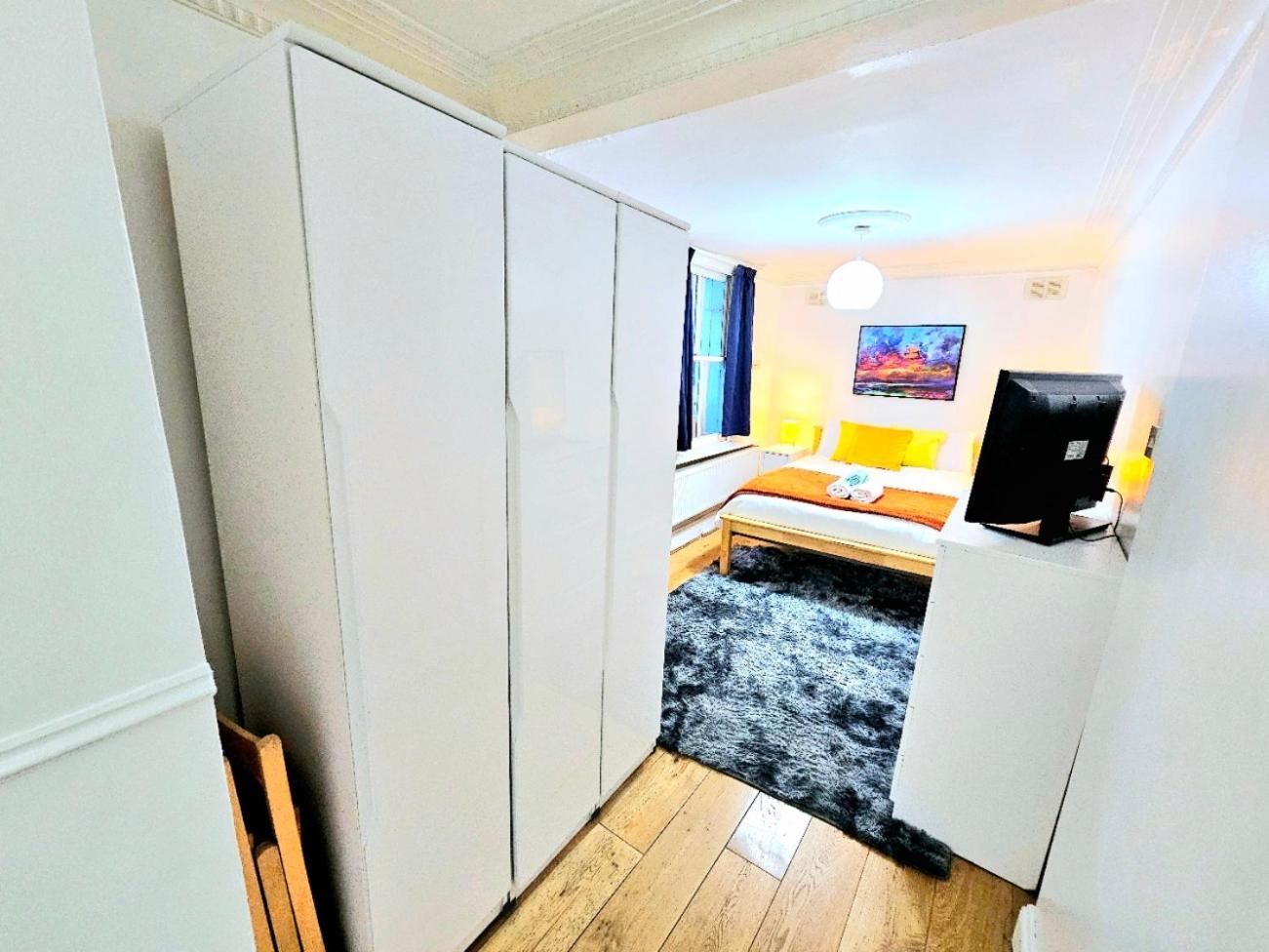 Spacious & Cosy 2 Bedroom Home Plus 2 Sofa-Beds With Private Entrance And Back Patio, 3 Min Walk To Earl'S Court Station London Exterior foto