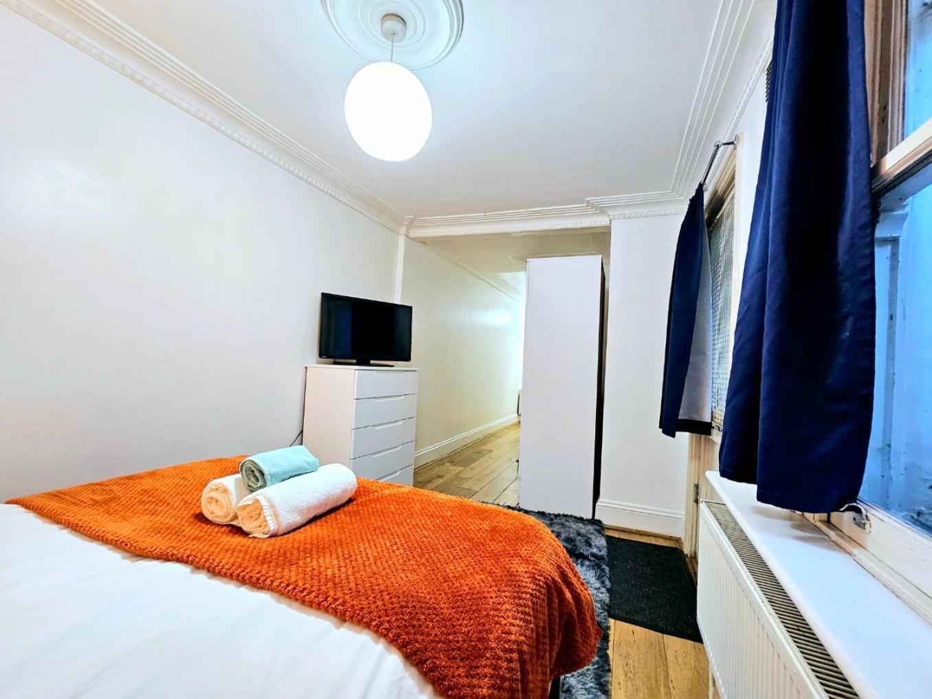 Spacious & Cosy 2 Bedroom Home Plus 2 Sofa-Beds With Private Entrance And Back Patio, 3 Min Walk To Earl'S Court Station London Exterior foto