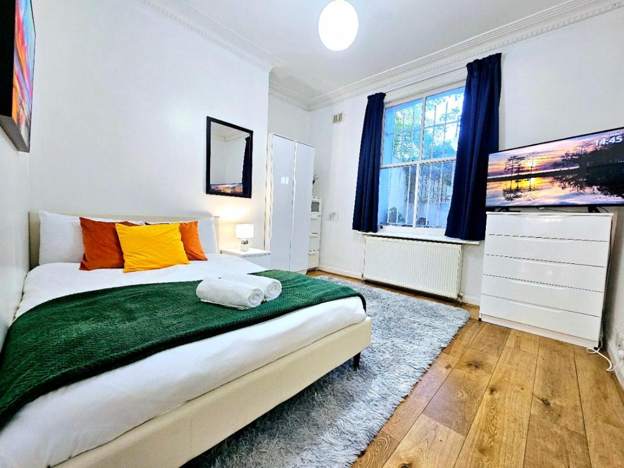 Spacious & Cosy 2 Bedroom Home Plus 2 Sofa-Beds With Private Entrance And Back Patio, 3 Min Walk To Earl'S Court Station London Exterior foto
