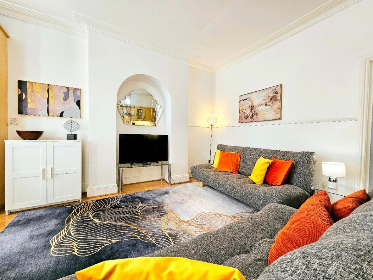 Spacious & Cosy 2 Bedroom Home Plus 2 Sofa-Beds With Private Entrance And Back Patio, 3 Min Walk To Earl'S Court Station London Exterior foto